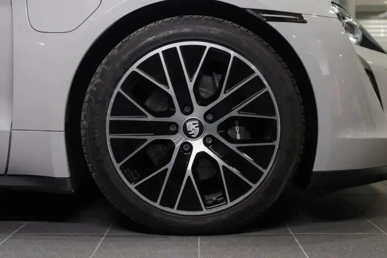 Porsche Taycan din 2022 cu 45.231 km - oferta POR173988 - foto 36