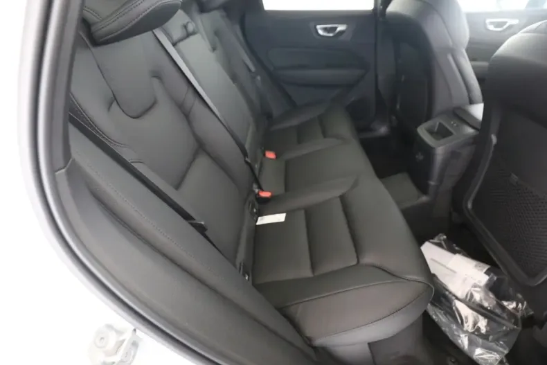 Volvo XC60 din 2025 cu 9.979 km - oferta VOL173991 - foto 4