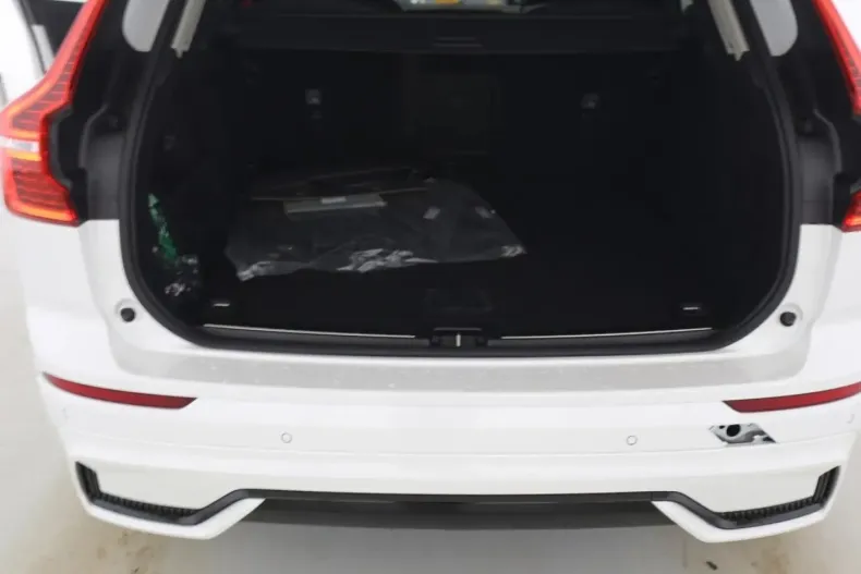 Volvo XC60 din 2025 cu 9.979 km - oferta VOL173991 - foto 6