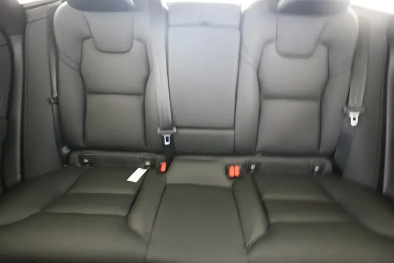 Volvo XC60 din 2025 cu 9.979 km - oferta VOL173991 - foto 10