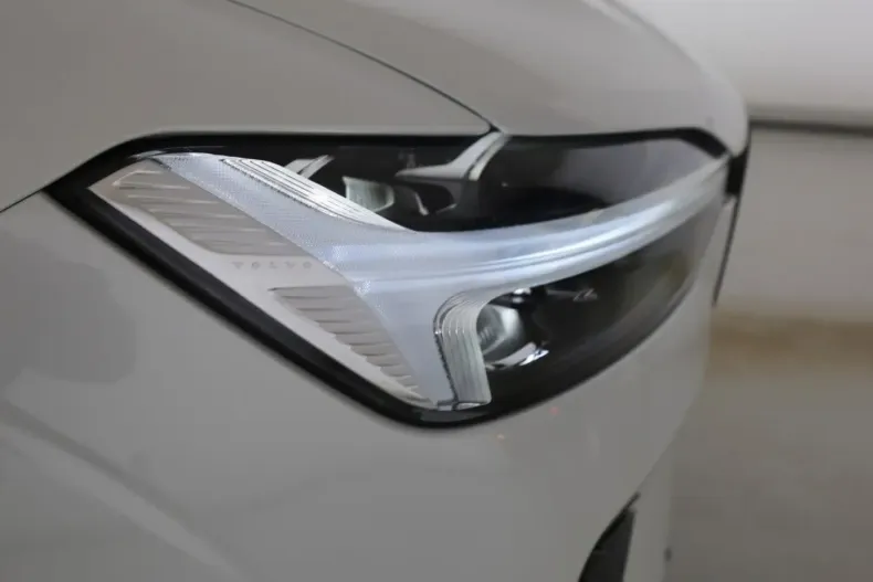 Volvo XC60 din 2025 cu 9.979 km - oferta VOL173991 - foto 13