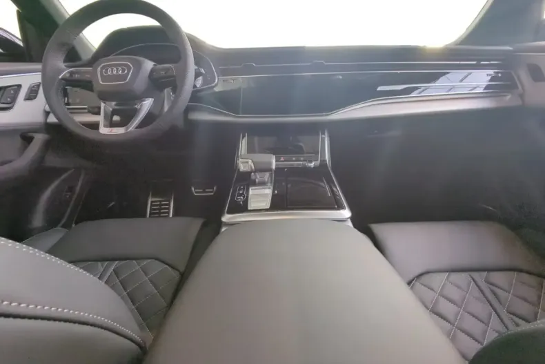 Audi Q8 din 2025 cu 1.000 km - oferta AUD173992 - foto 11