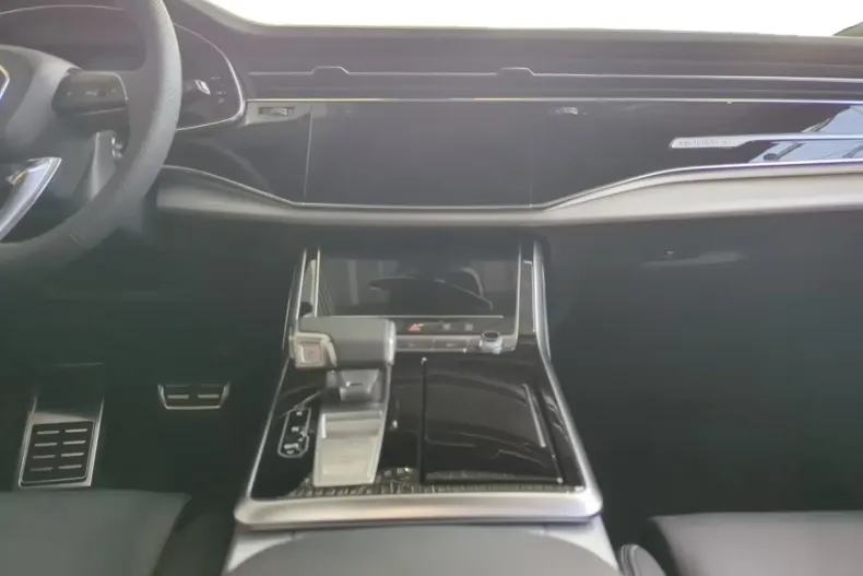 Audi Q8 din 2025 cu 1.000 km - oferta AUD173992 - foto 14