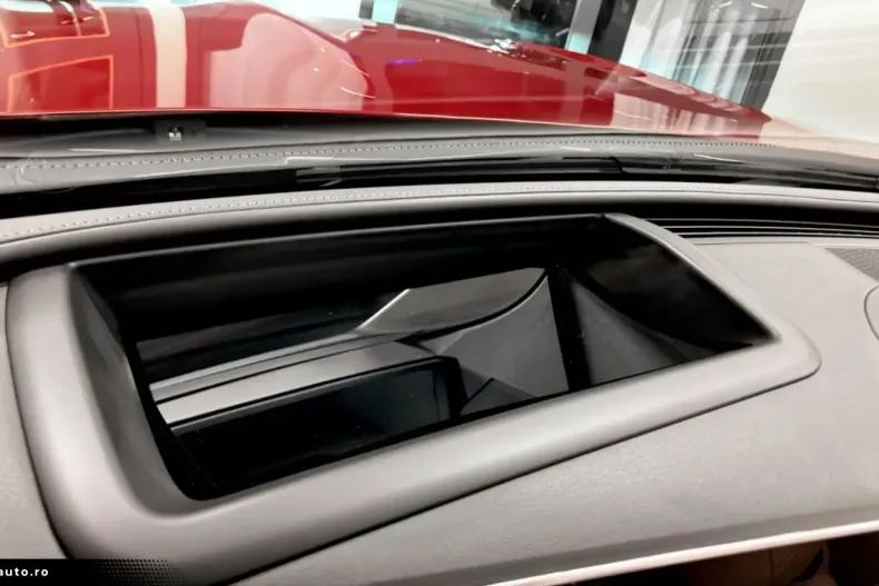Mercedes-Benz CLE 450 din 2024 cu 4.100 km - oferta MER173995 - foto 13