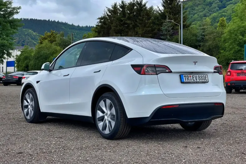 Tesla Model Y din 2023 cu 57.950 km - oferta TES173997 - foto 7