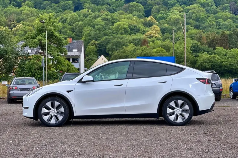 Tesla Model Y din 2023 cu 57.950 km - oferta TES173997 - foto 8