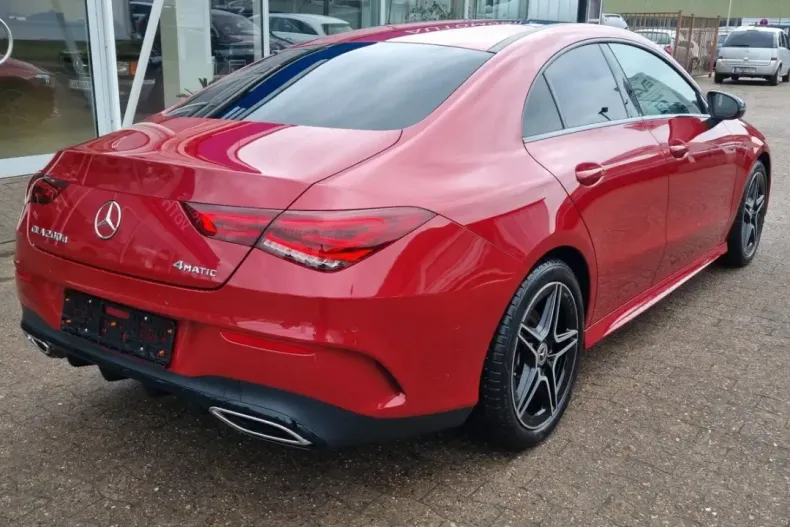 Mercedes-Benz CLA 200 din 2023 cu 4.641 km - oferta MER173998 - foto 3