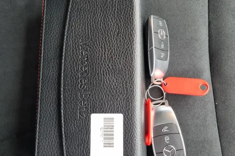 Mercedes-Benz CLA 200 din 2023 cu 4.641 km - oferta MER173998 - foto 17