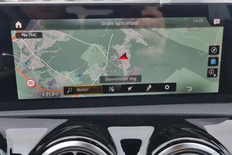 Mercedes-Benz CLA 200 din 2023 cu 4.641 km - oferta MER173998 - foto 19