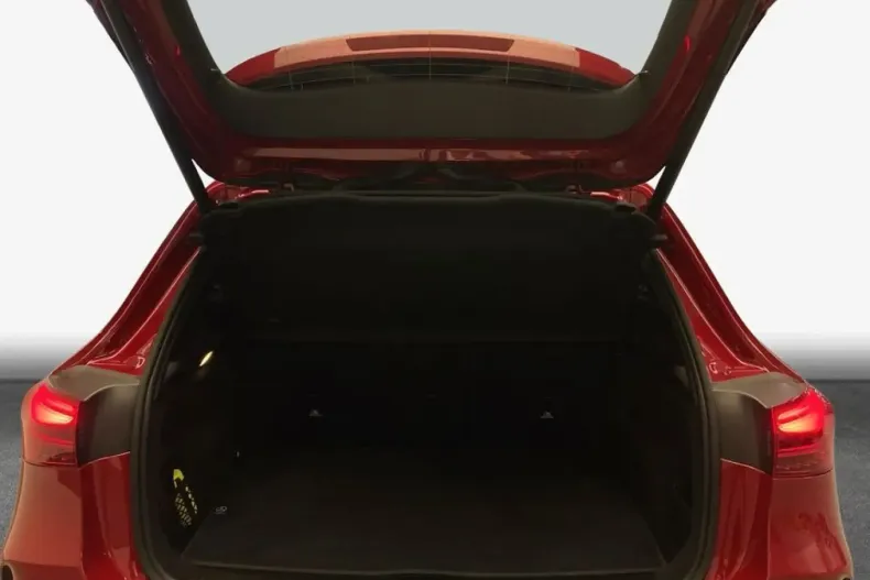 Mercedes-Benz GLA 200 din 2024 cu 12.284 km - oferta MER173999 - foto 9