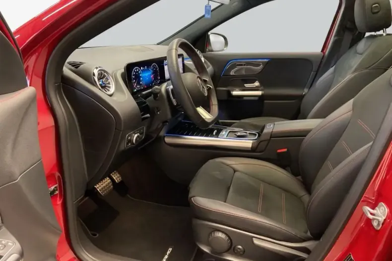 Mercedes-Benz GLA 200 din 2024 cu 12.284 km - oferta MER173999 - foto 10