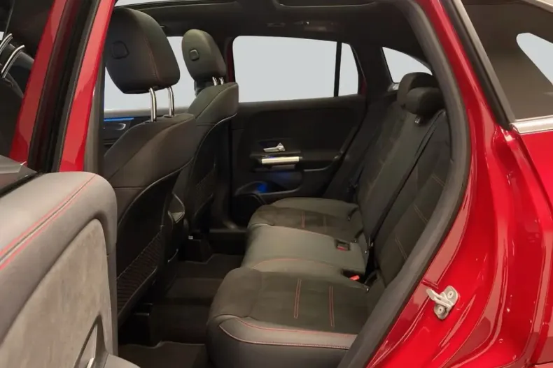 Mercedes-Benz GLA 200 din 2024 cu 12.284 km - oferta MER173999 - foto 12