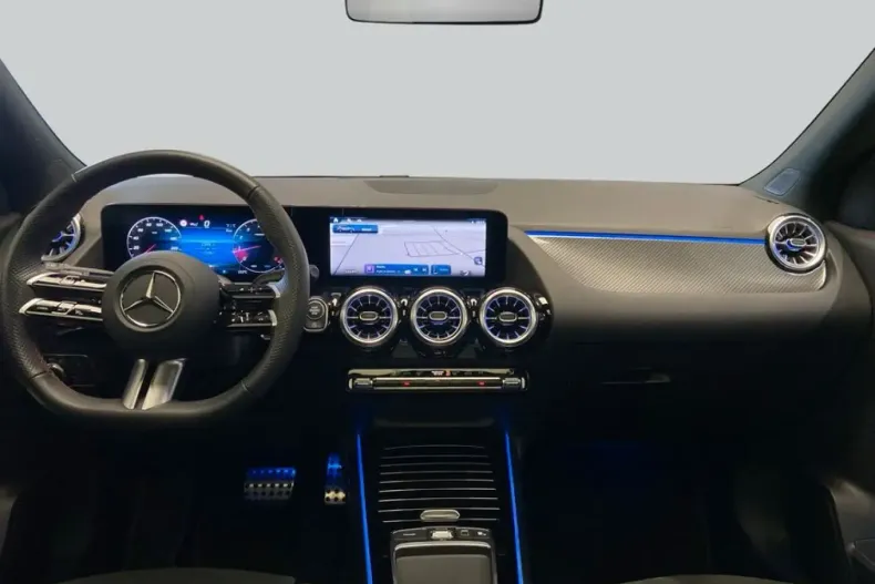 Mercedes-Benz GLA 200 din 2024 cu 12.284 km - oferta MER173999 - foto 14