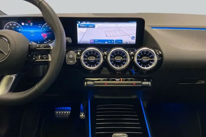 Mercedes-Benz GLA 200 din 2024 cu 12.284 km - oferta MER173999 - foto 15