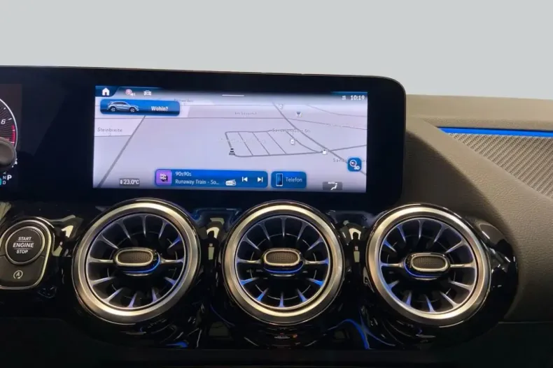 Mercedes-Benz GLA 200 din 2024 cu 12.284 km - oferta MER173999 - foto 19