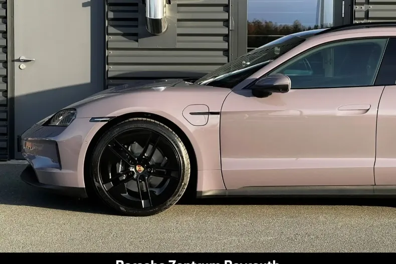 Porsche Taycan din 2024 cu 28.900 km - oferta POR174005 - foto 1