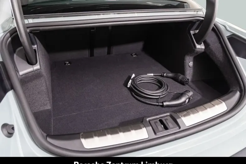 Porsche Taycan din 2024 cu 11.200 km - oferta POR174007 - foto 9