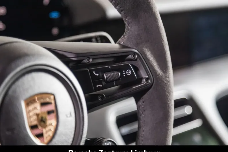 Porsche Taycan din 2024 cu 11.200 km - oferta POR174007 - foto 19