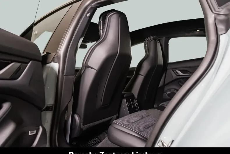 Porsche Taycan din 2024 cu 11.200 km - oferta POR174007 - foto 23