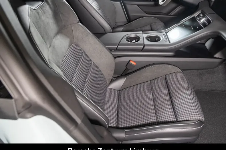 Porsche Taycan din 2024 cu 11.200 km - oferta POR174007 - foto 24