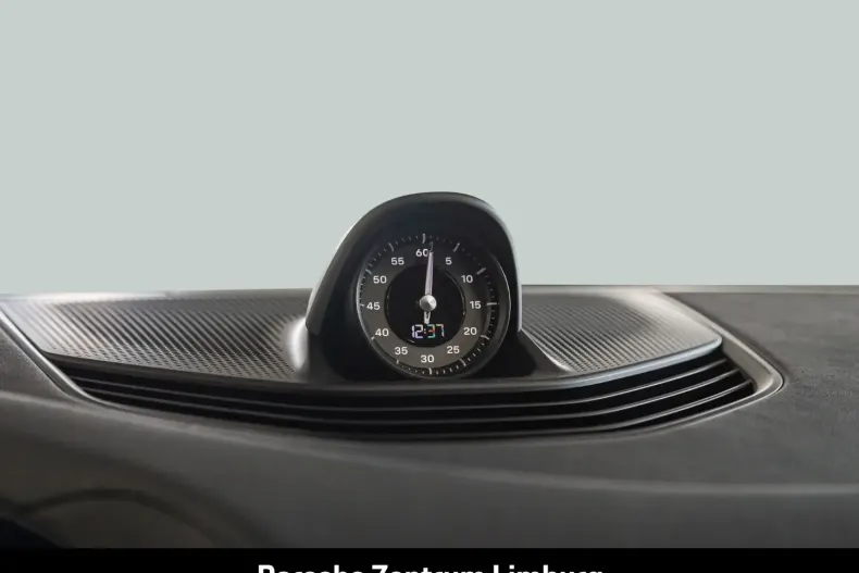 Porsche Taycan din 2024 cu 11.200 km - oferta POR174007 - foto 27