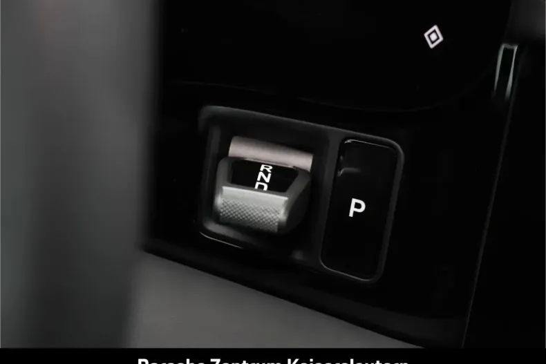 Porsche Taycan din 2024 cu 16.900 km - oferta POR174009 - foto 28