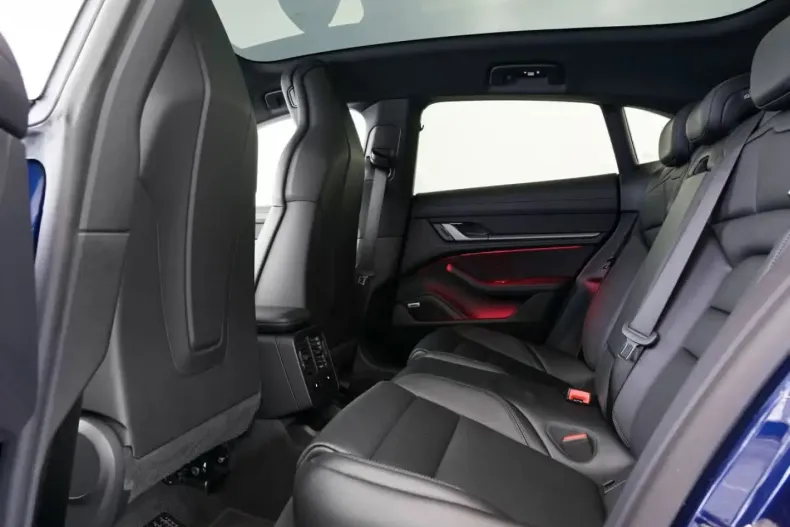 Porsche Taycan din 2024 cu 15.919 km - oferta POR174011 - foto 13