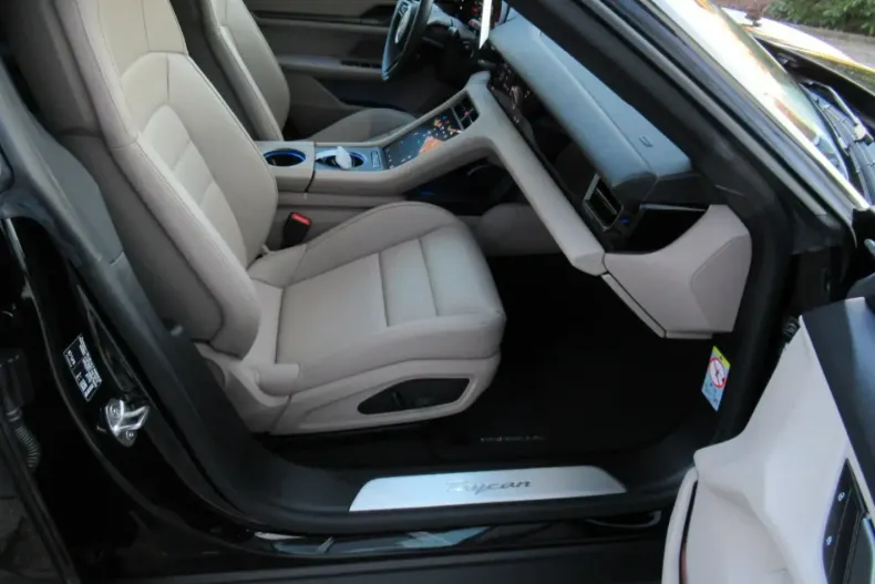 Porsche Taycan din 2024 cu 4.000 km - oferta POR174014 - foto 9