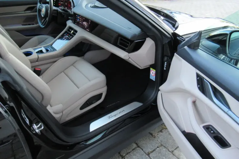 Porsche Taycan din 2024 cu 4.000 km - oferta POR174014 - foto 10