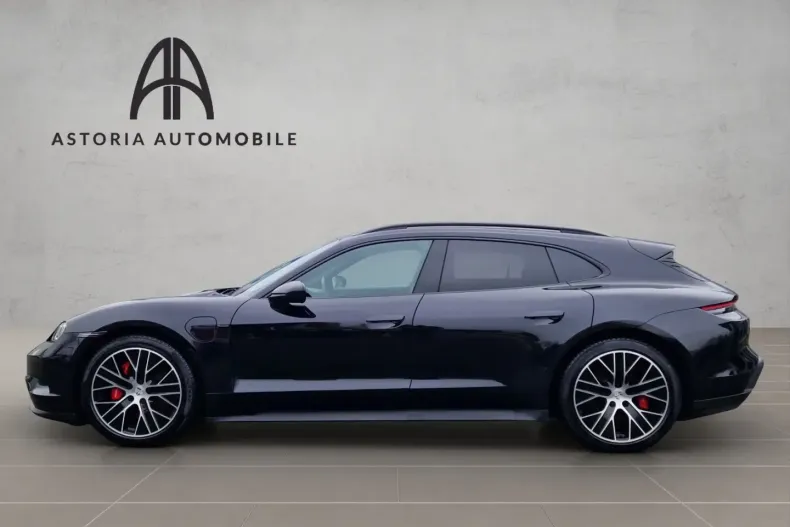 Porsche Taycan din 2024 cu 46.560 km - oferta POR174015 - foto 1