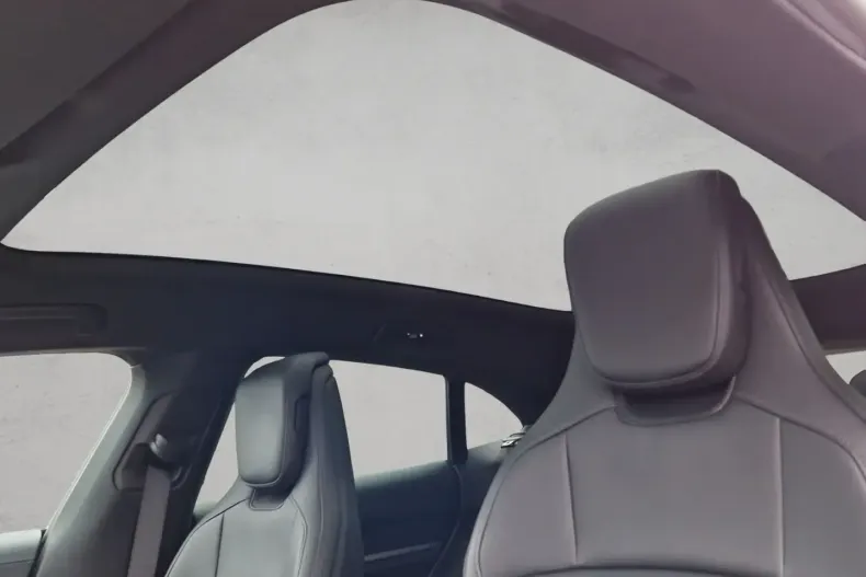 Porsche Taycan din 2024 cu 46.560 km - oferta POR174015 - foto 2