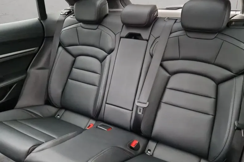 Porsche Taycan din 2024 cu 46.560 km - oferta POR174015 - foto 16