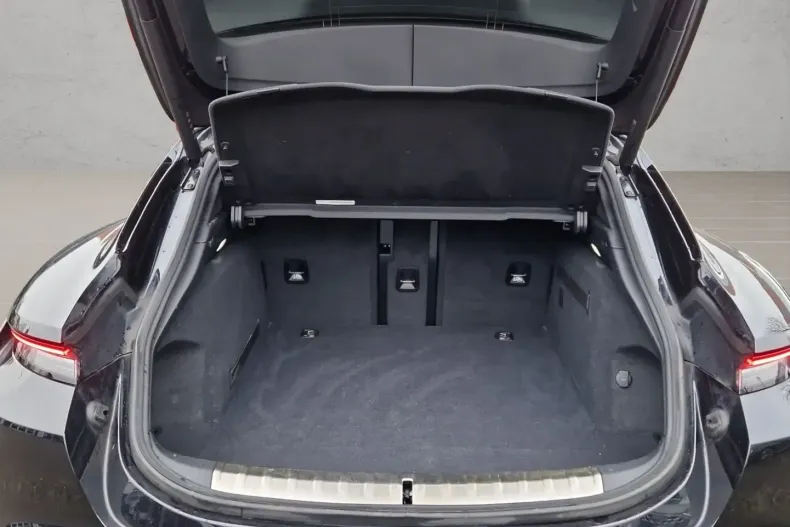 Porsche Taycan din 2024 cu 46.560 km - oferta POR174015 - foto 17