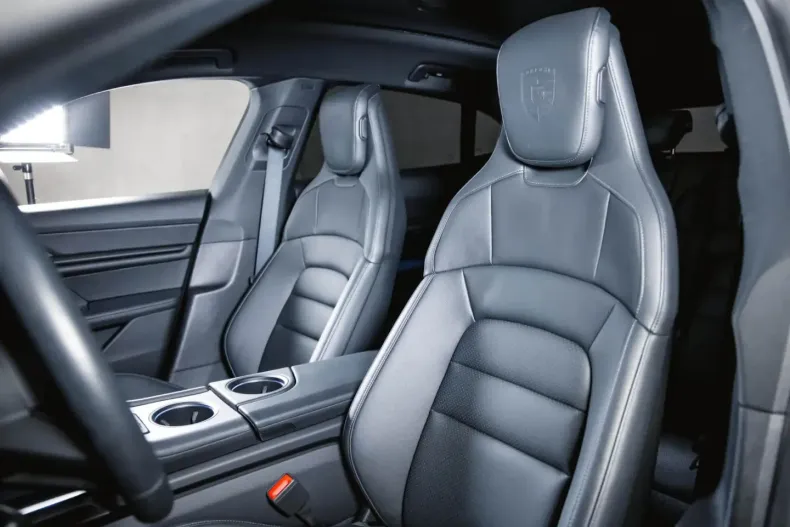 Porsche Taycan din 2024 cu 16.900 km - oferta POR174019 - foto 3