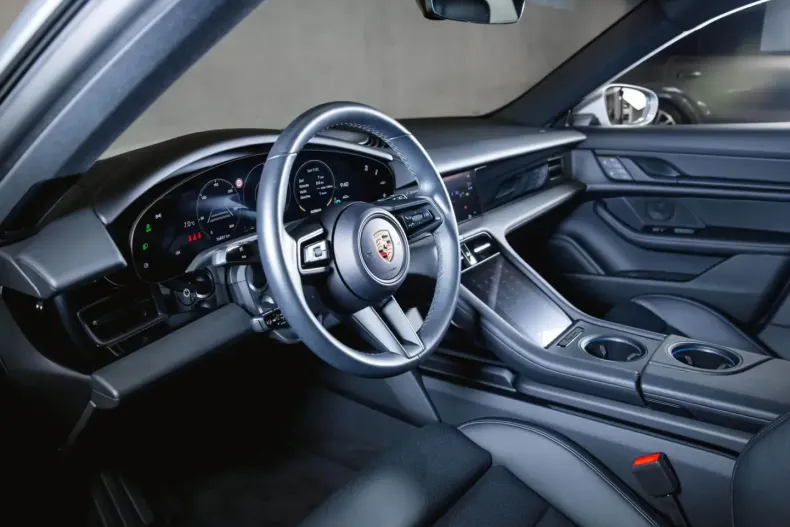 Porsche Taycan din 2024 cu 16.900 km - oferta POR174019 - foto 12