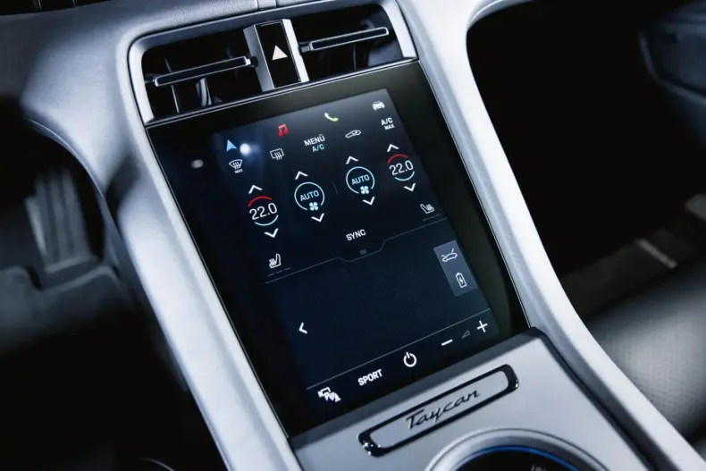 Porsche Taycan din 2024 cu 16.900 km - oferta POR174019 - foto 19