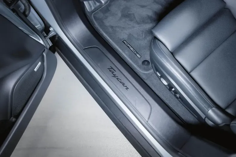 Porsche Taycan din 2024 cu 16.900 km - oferta POR174019 - foto 25