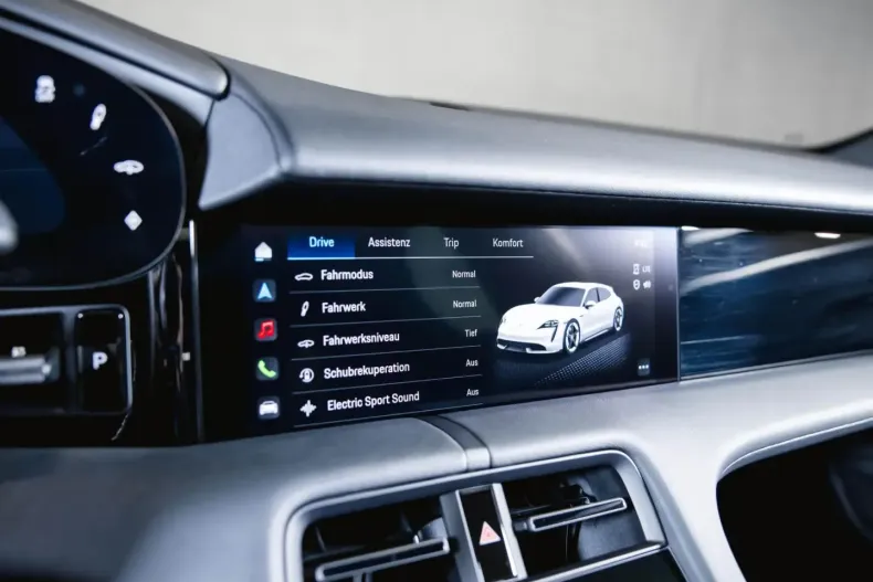 Porsche Taycan din 2024 cu 16.900 km - oferta POR174019 - foto 35