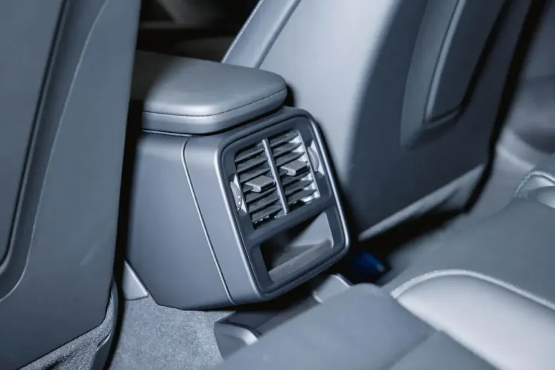 Porsche Taycan din 2024 cu 16.900 km - oferta POR174019 - foto 40