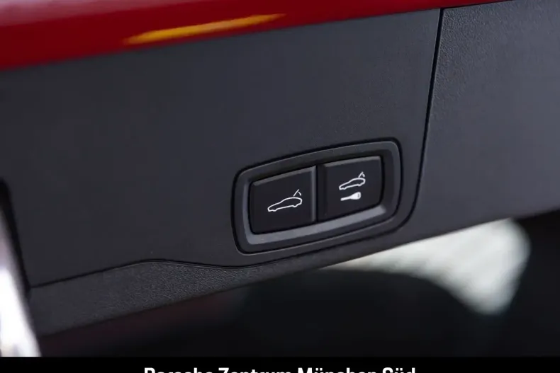 Porsche Taycan din 2024 cu 22.400 km - oferta POR174026 - foto 18