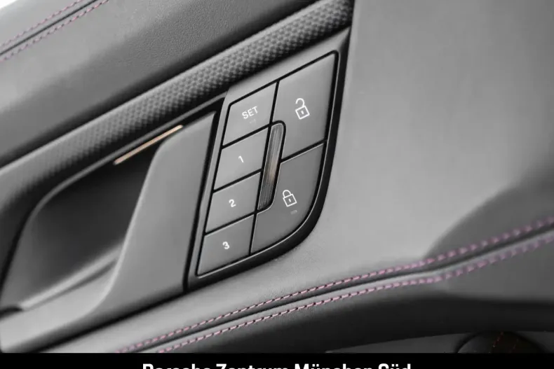 Porsche Taycan din 2024 cu 22.400 km - oferta POR174026 - foto 22