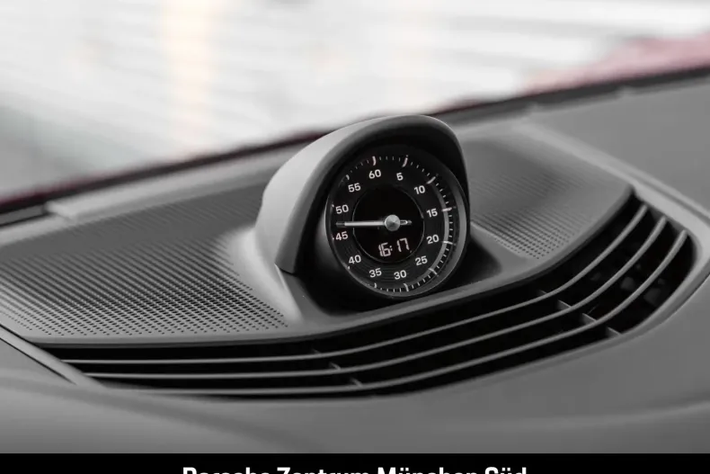 Porsche Taycan din 2024 cu 22.400 km - oferta POR174026 - foto 28