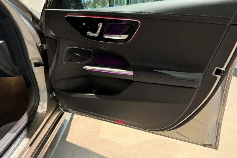 Mercedes-Benz C 300 din 2022 cu 61.900 km - oferta MER174032 - foto 24