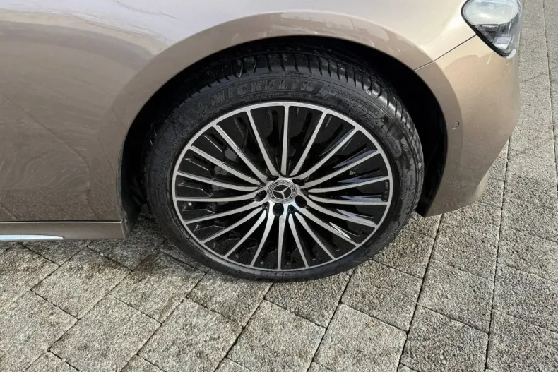 Mercedes-Benz E 300 din 2024 cu 11.978 km - oferta MER174052 - foto 8