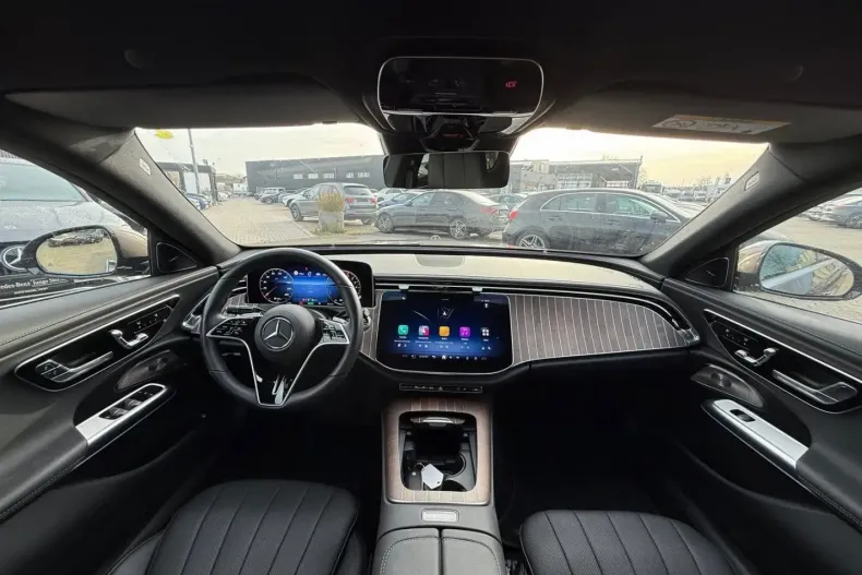 Mercedes-Benz E 300 din 2024 cu 11.978 km - oferta MER174052 - foto 11