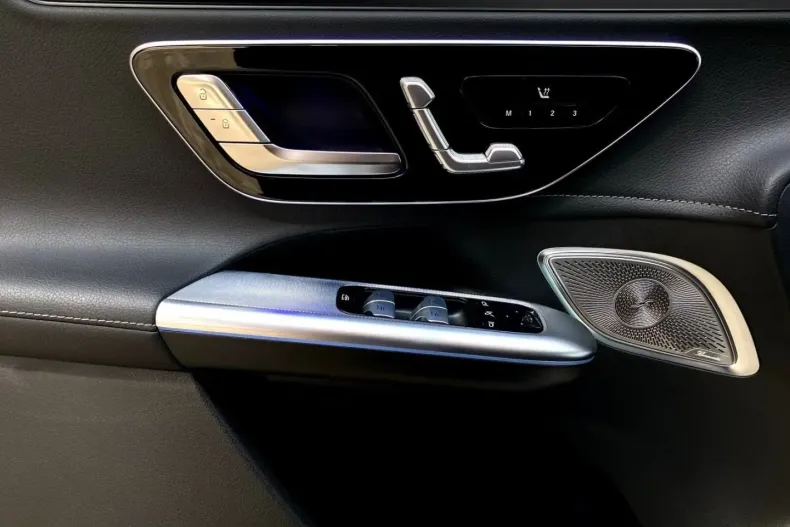 Mercedes-Benz EQE SUV din 2023 cu 4.420 km - oferta MER174058 - foto 14