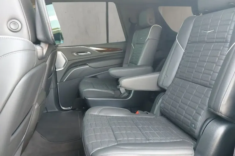 Cadillac Escalade din 2024 cu 15.000 km - oferta CAD174059 - foto 3