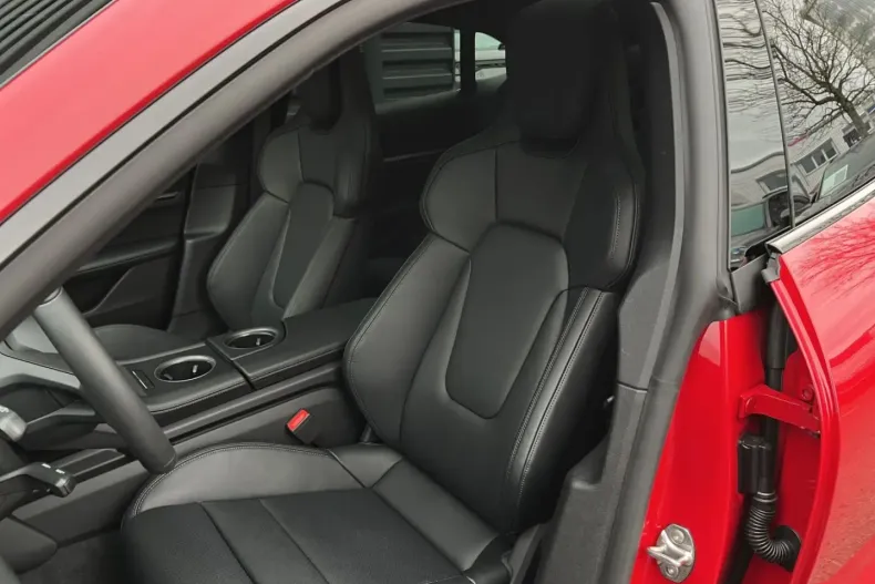 Porsche Taycan din 2025 cu 19.900 km - oferta POR174062 - foto 4