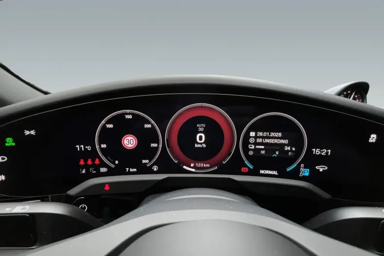 Porsche Taycan din 2025 cu 19.900 km - oferta POR174062 - foto 12