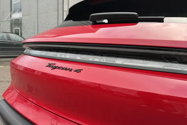 Porsche Taycan din 2025 cu 19.900 km - oferta POR174062 - foto 18